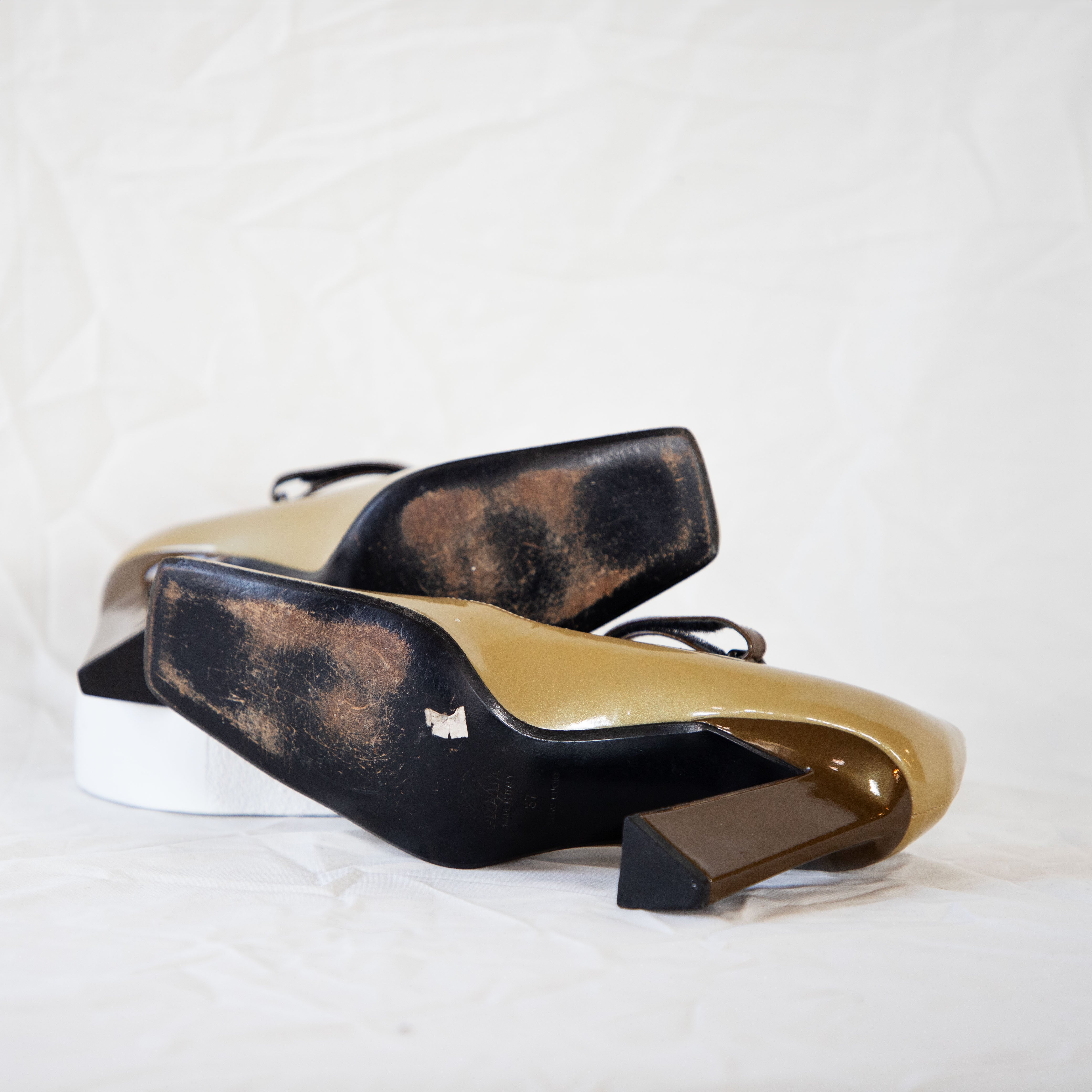 Prada Fall 1998 Two-Tone Mary Jane Heels – Icarus Vintage