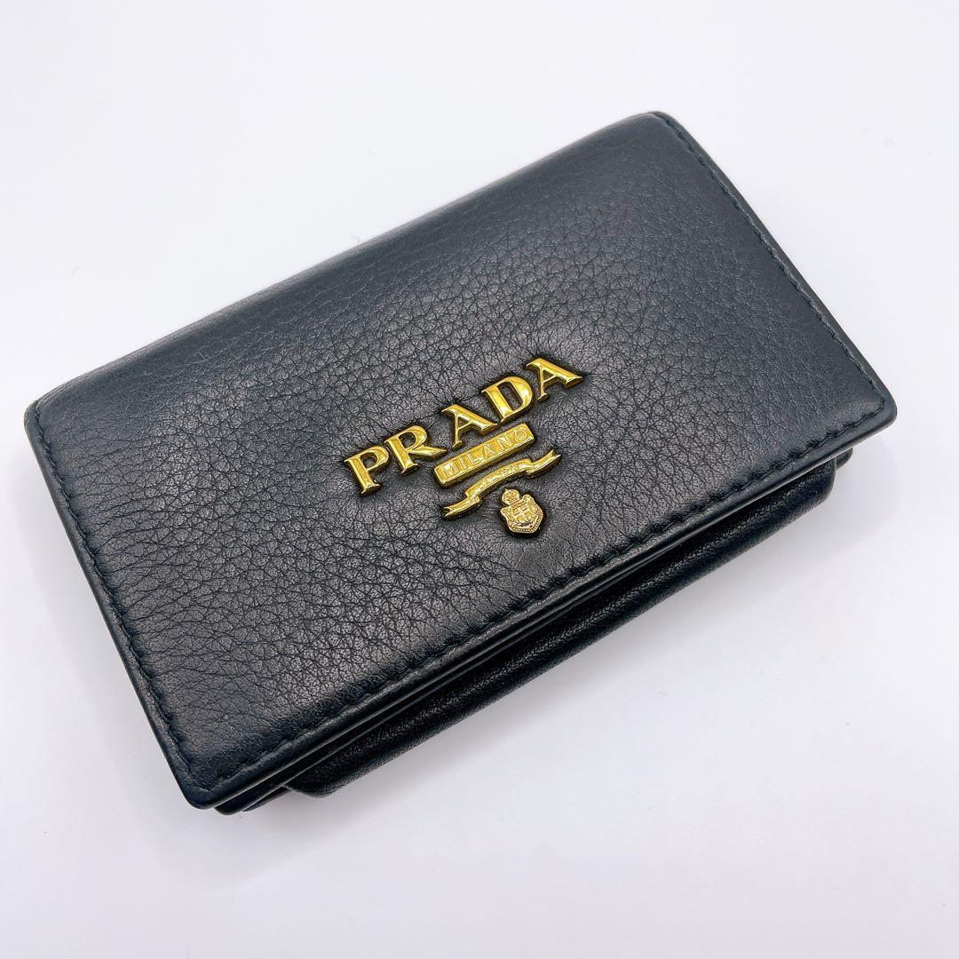 美品 プラダ カードケース 名刺入れ ゴールド金具 レザー メタルロゴ　黒 金 セール】プラダ☆メタルロゴレザーカードケース1MC026 2B6P (PRADA