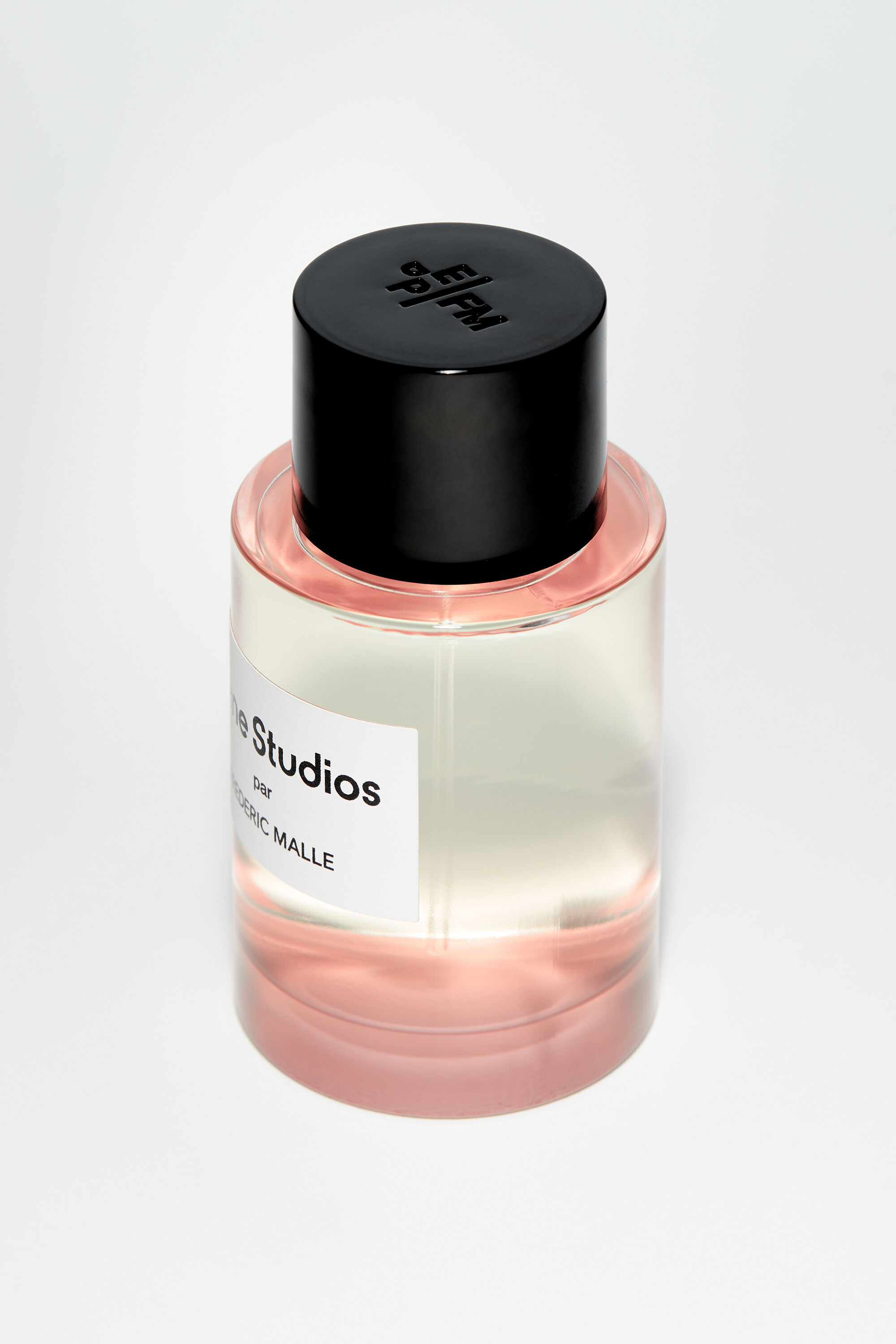 Acne Studios - Acne Studios par FREDERIC MALLE by Suzy Le Helley