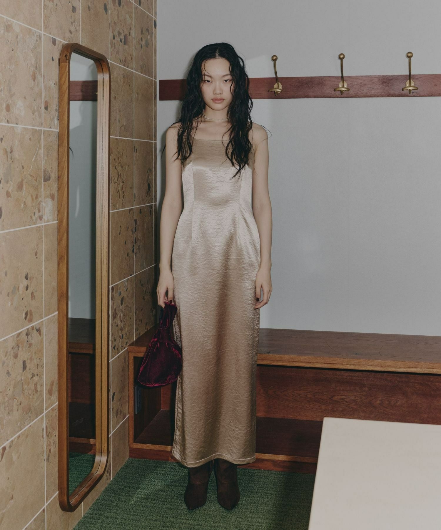 glossy satin back ribbon dress | ANDRESD