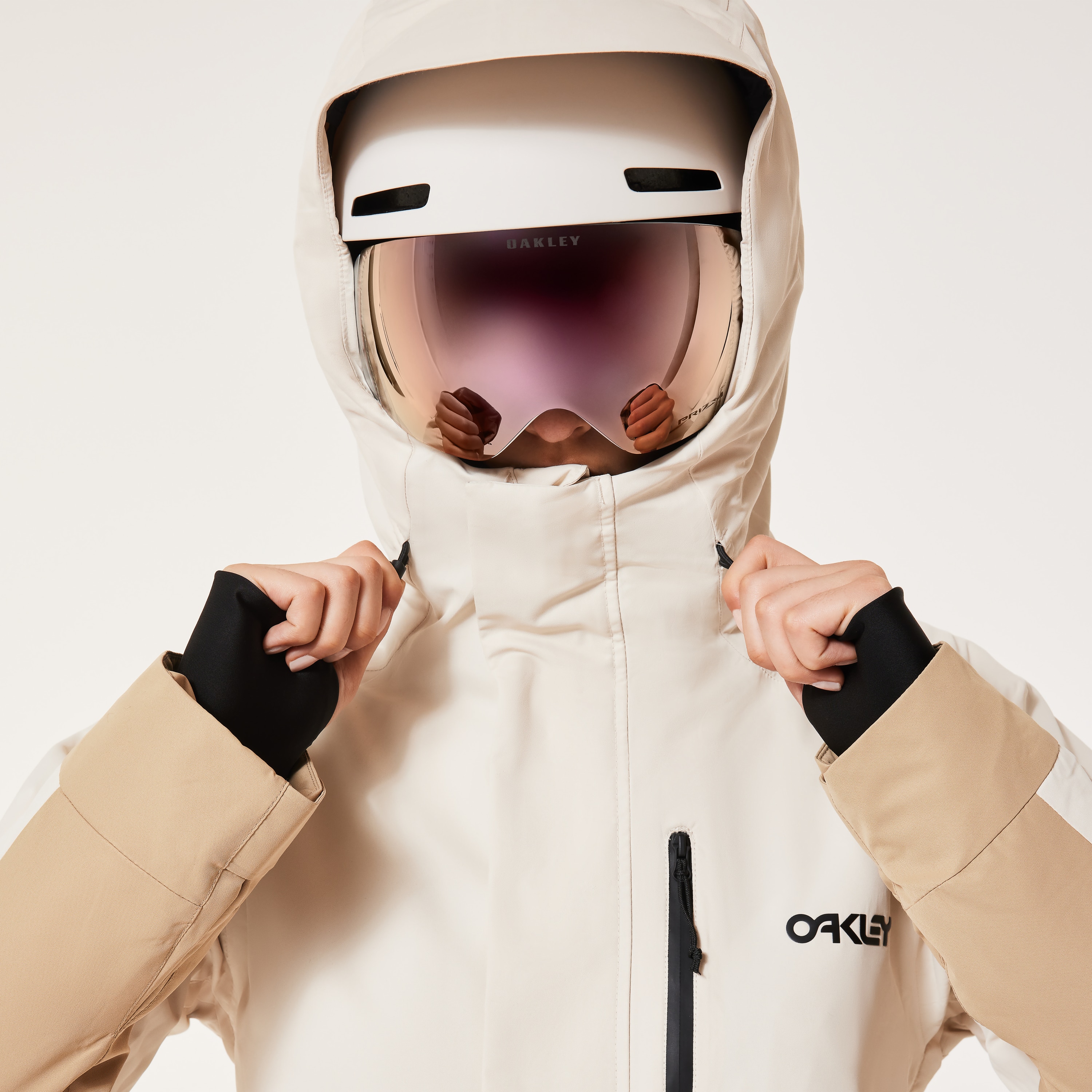 Oakley Wmns Tnp Tbt Insulated Jacket - Blackout | Oakley® CA
