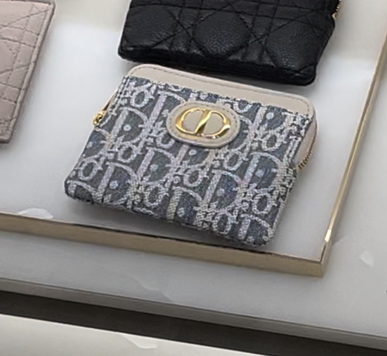 Dior(ディオール)☆30Montaigne Lavenderウォレット☆税・送料込 (Dior