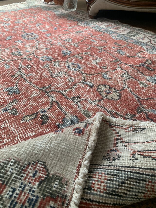 トルコラグ シャビーレッド 194×112ボタニカル トルコヴィンテージラグ