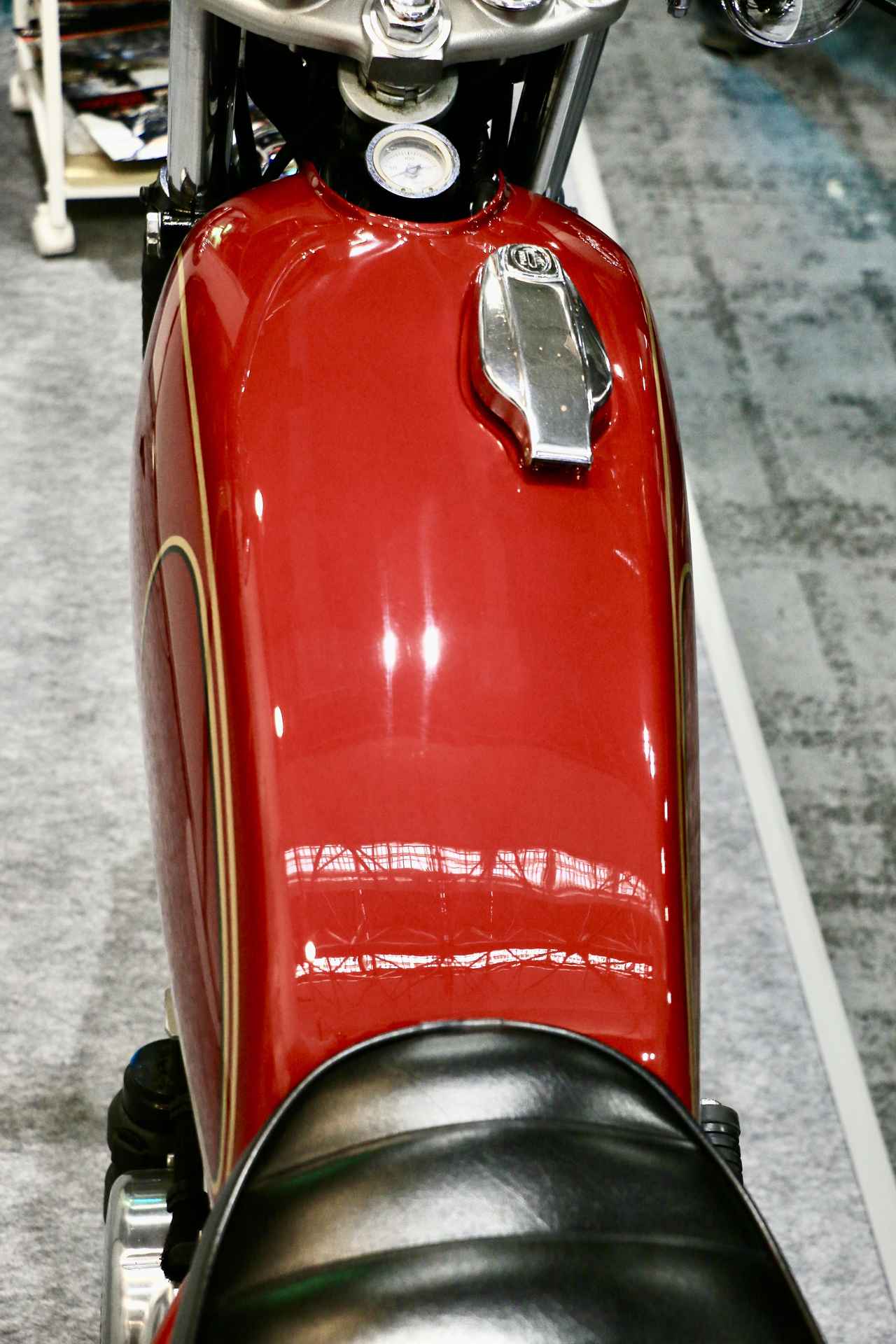 なぜ純正のSR400を今更…と思った人は、戻って2度見せよ!! GOODSが開発