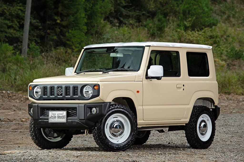 新型ジムニーのカワイさに注目し、誰もが気兼ねなく乗れる仕様に