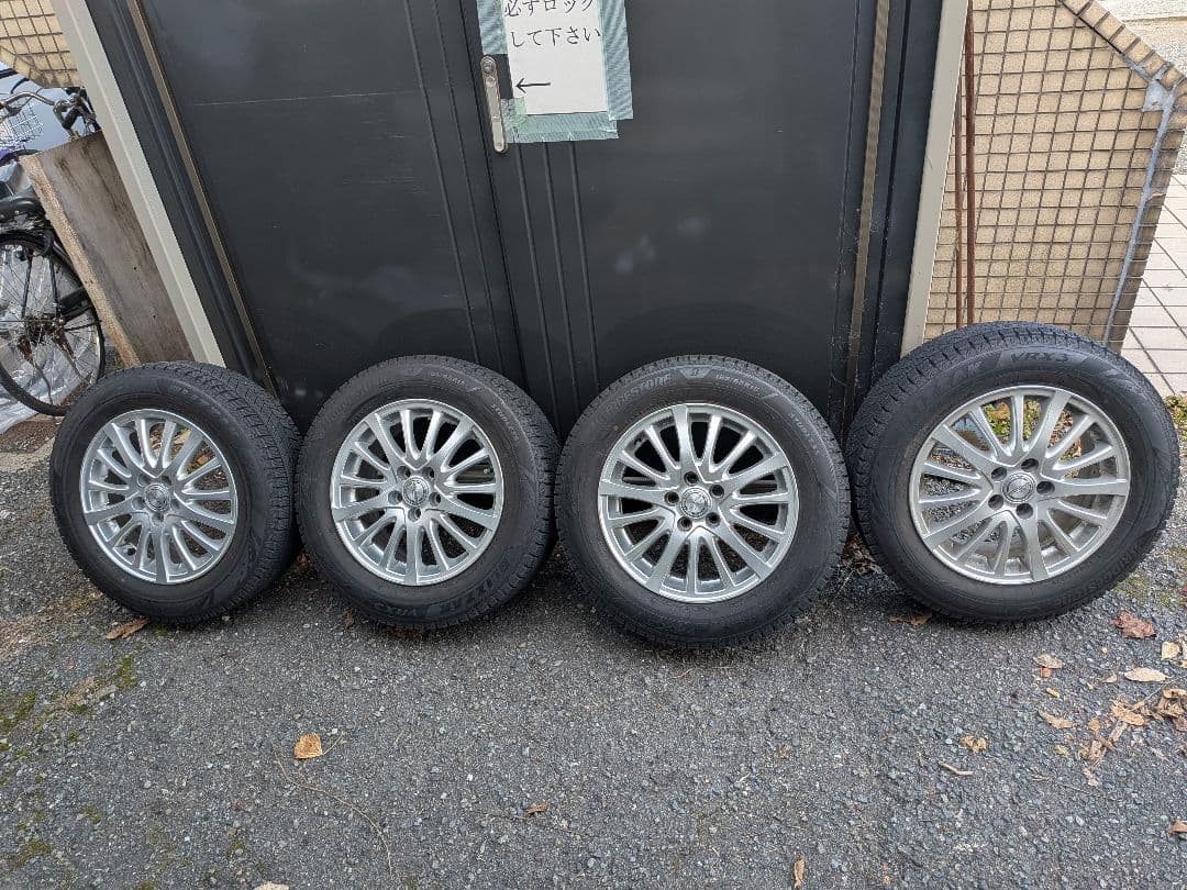 スタッドレスタイヤVRX3＆外品アルミ185/65R15 プリウス30にて使用。 ブリザック 2025年製 ブリヂストン BLIZZAK VRX3 185/65R15 88Q