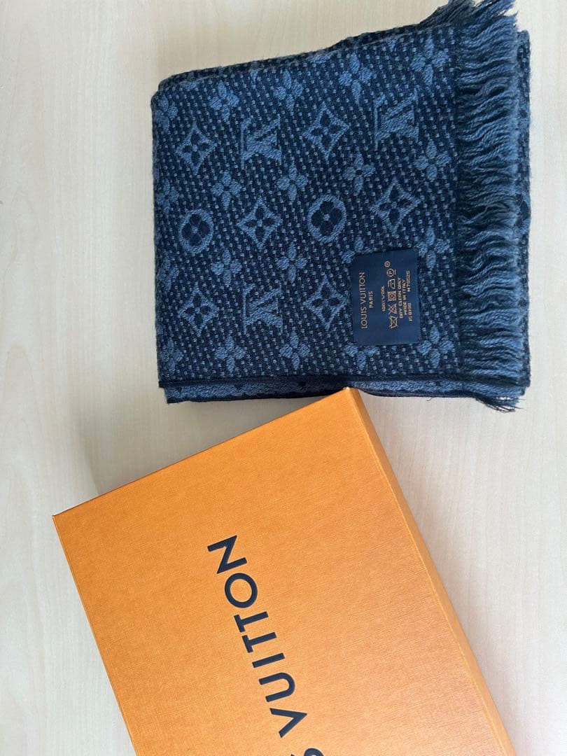 Louis Vuittonマフラー LOUIS VUITTON】【イタリア製】ルイヴィトン『エシャルプ・モノグラム