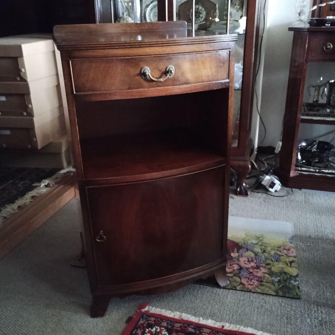 アンティーク　サイドキャビネット 細身のサイズ感のサイドキャビネット ミュージックキャビネット 58844