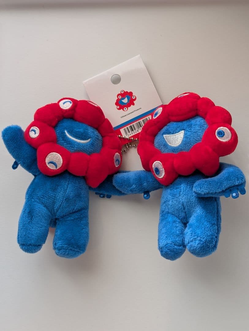 【新品未使用】ミャクミャク ペアマグネットマスコットキーホルダーふたごぬいぐるみ 東ゲート店 MARUZEN JUNKUDO 🕘9/8(月)開店しました マグネットの力で