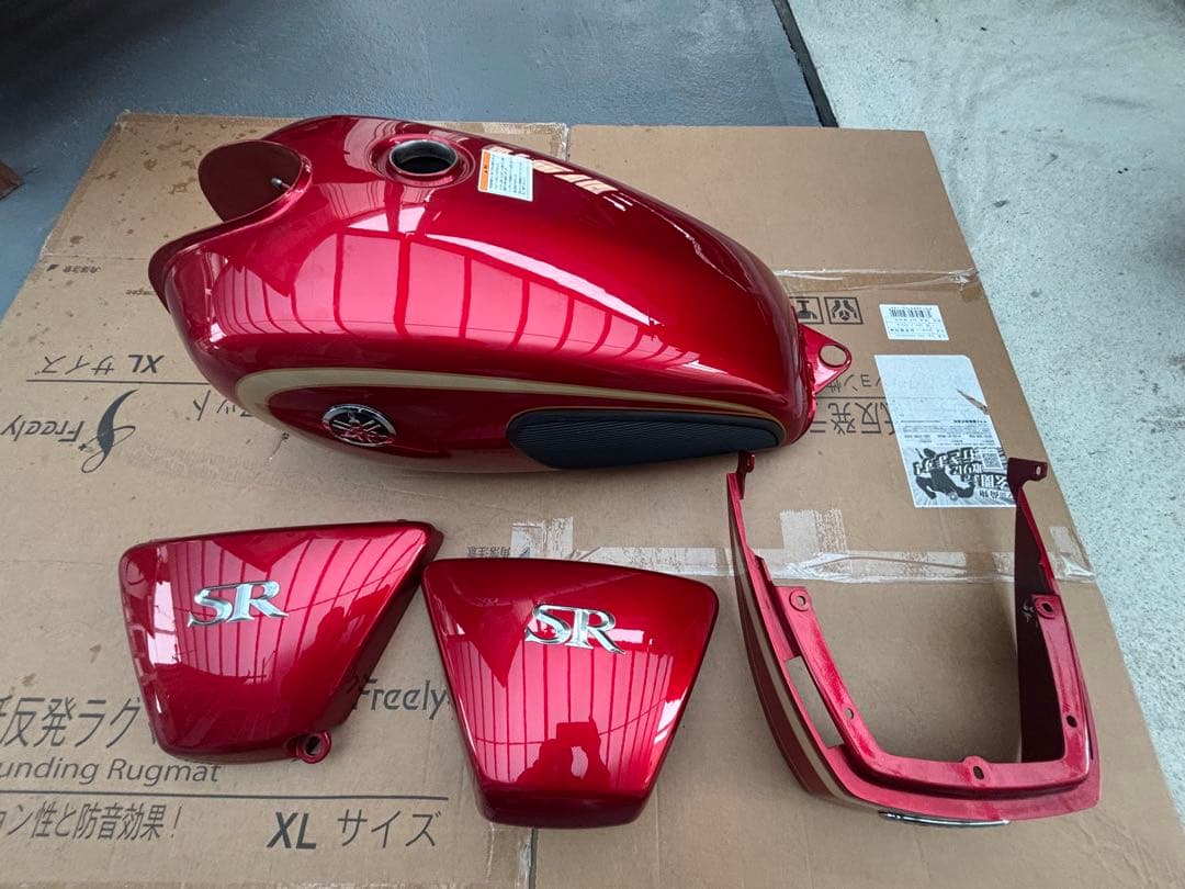 Yamaha SR400 fi タンクとパーツセット レッド ヤマハ（YAMAHA）2005年 SR400・カラーチェンジのカタログ情報 | 沖縄
