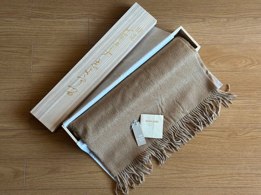 希少品！新品未使用　ビキューナ　最高級カシミヤストール　特選　キャメル　桐箱入り 2026年最新】ビキューナ ショールの人気アイテム - メルカリ