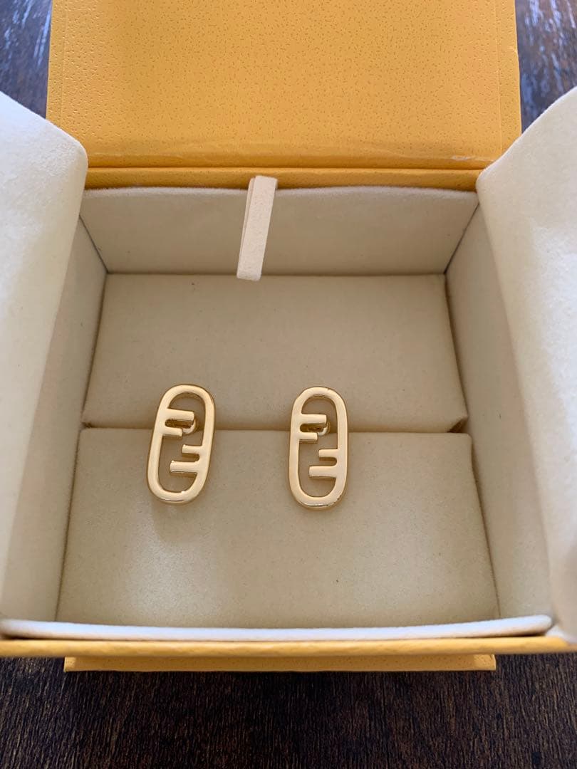 FENDI オーロックピアス FFゴールド フェンディ オーロック ピアス ゴールド仕上げ ゴールド | Fendi