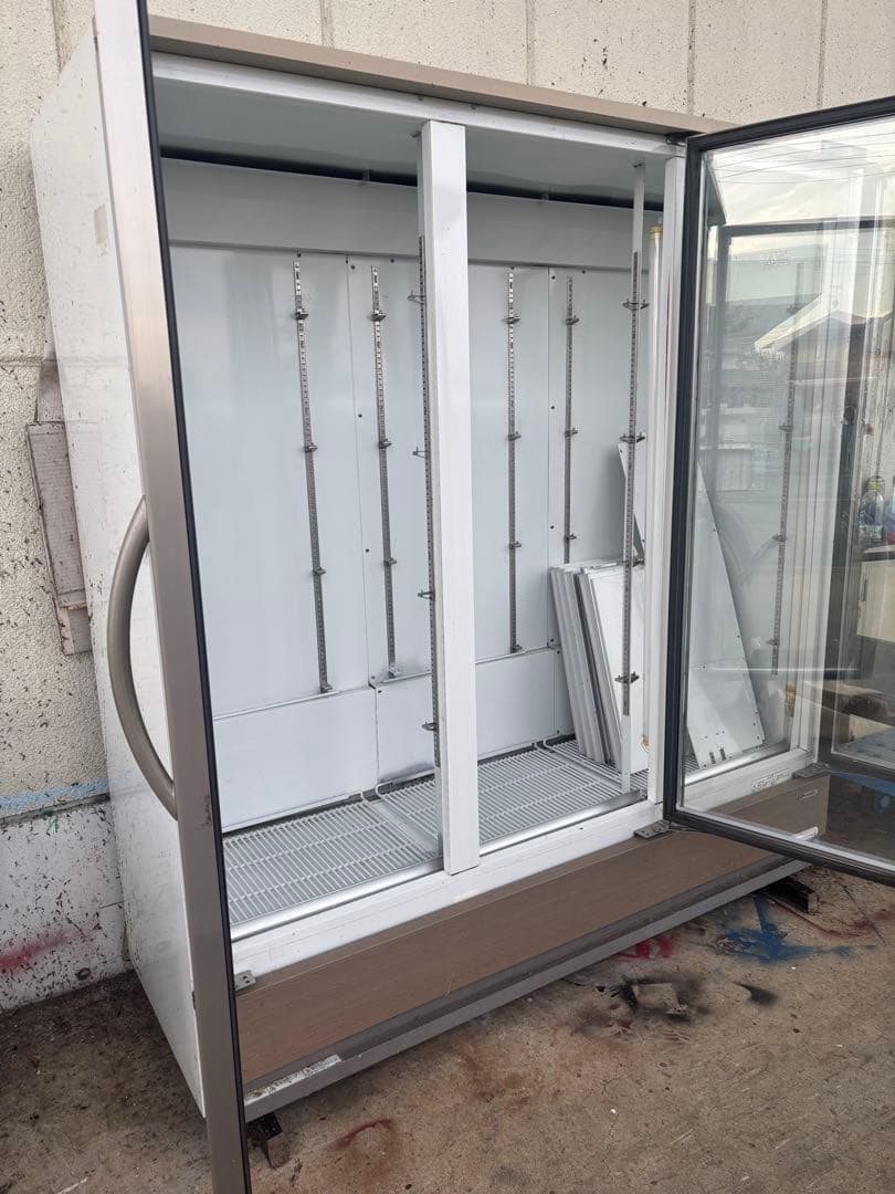3扉冷蔵ショーケース　福島工業　中古品　棚付き 大型ショーケース フクシマ ガリレイ( 福島工業 ) 冷蔵ショーケース アンダーカウンター