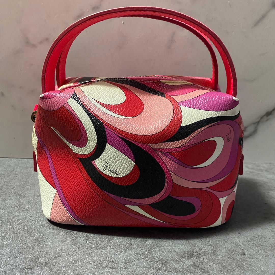✨美品✨EMILIO PUCCI 総柄 レザーバッグ　マルチカラー エミリオ・プッチから、鮮やかなカラーと機能性の高さが特徴の新作