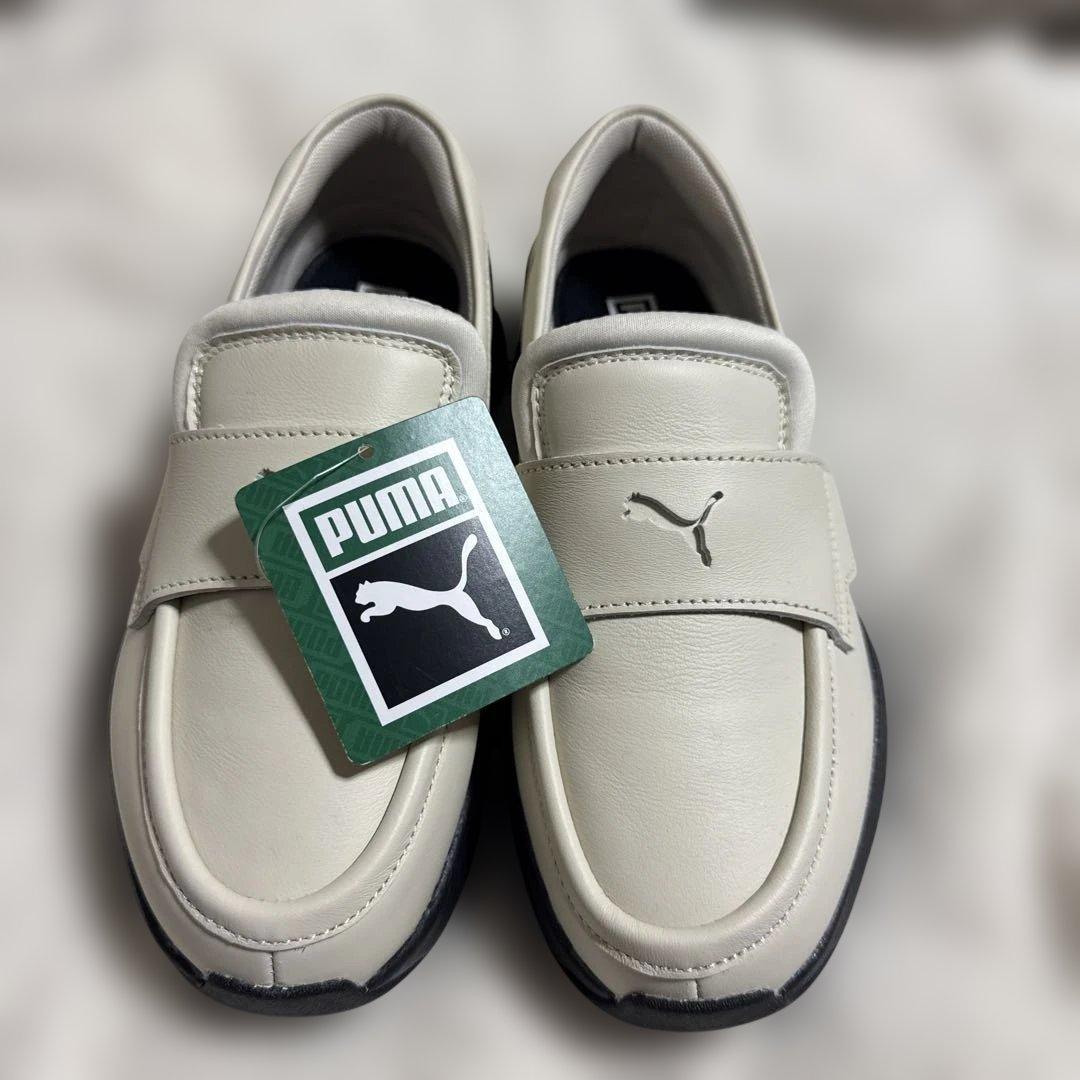 ちゃまる　PUMA クリーム色 ローファー FERRAGAMO クリーム色 ローファー – LE CHIEN