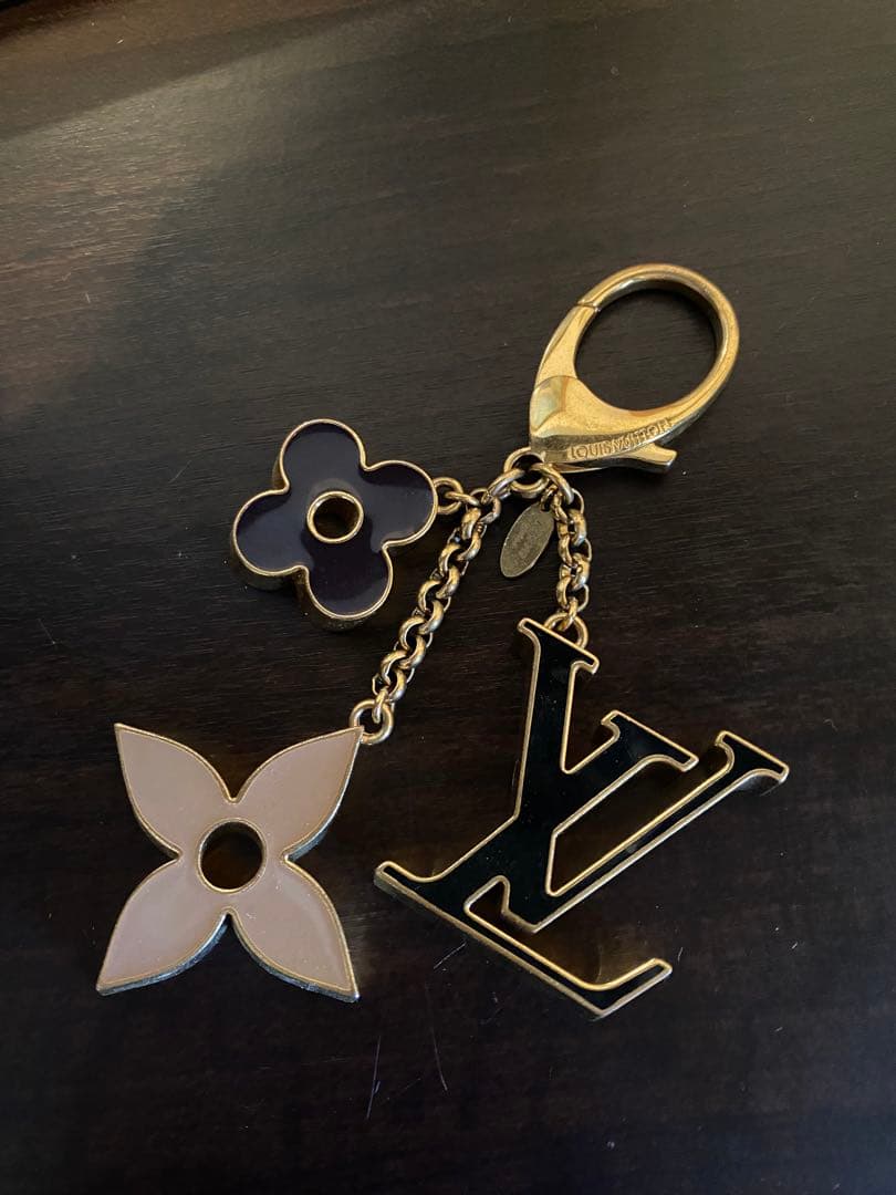 koseshiパワー様取り置きLouis Vuitton キーホルダー ロゴ 楽天市場】ルイヴィトン キーホルダー Louis Vuitton LV ラバーズ