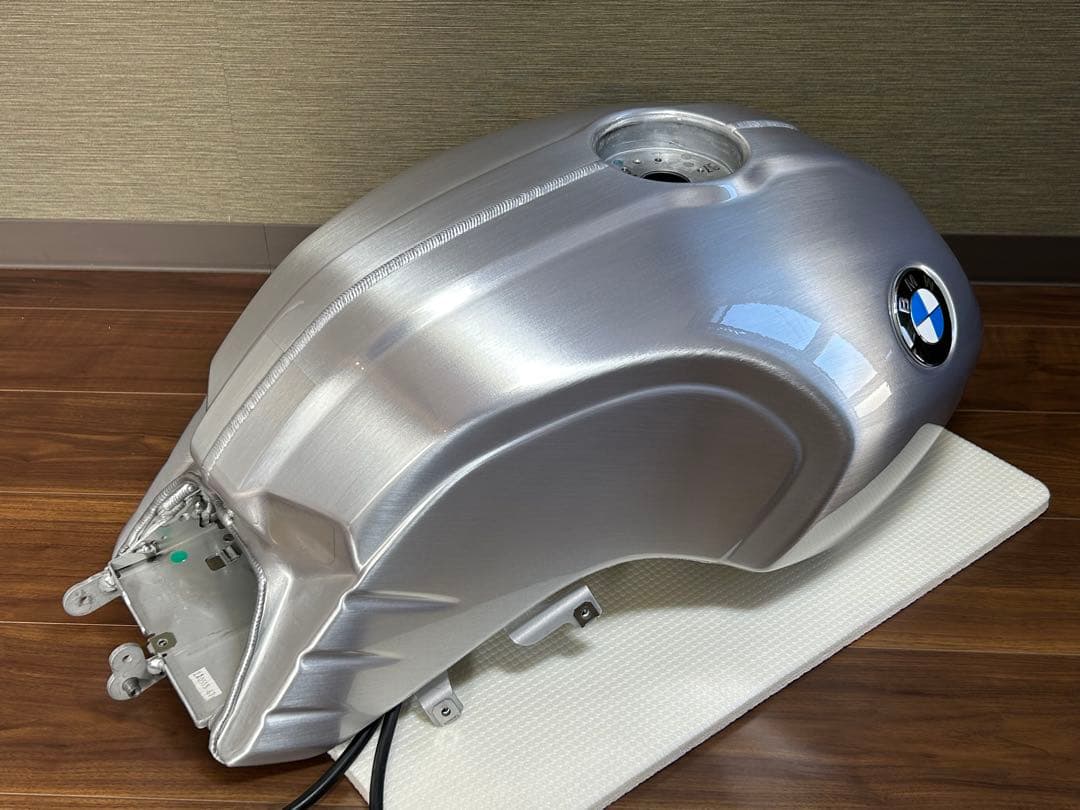 R ninet アルミタンク 溶接ビード rninet  R nine T R ninet アルミタンク 溶接ビード rninet BMW R nine T - メルカリ